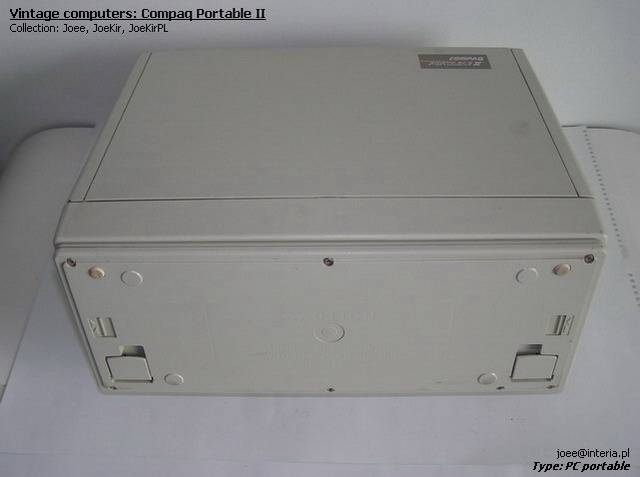 Compaq Portable II - 15.jpg